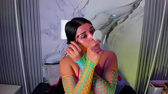Snapshot of venusowen_ chatting on July 6, 2:46 pm venusowen online show from July 6, 2:46 pm