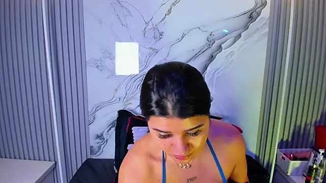 venusowen  online show from April 10, 1:51 pm