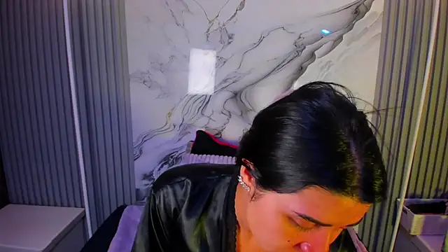 venusowen  online show from March 14, 1:06 pm