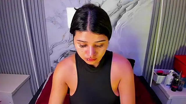 venusowen  online show from April 28, 1:48 pm