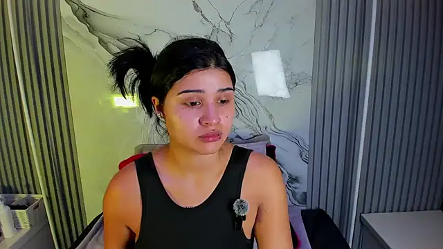 venusowen  online show from March 17, 1:14 pm