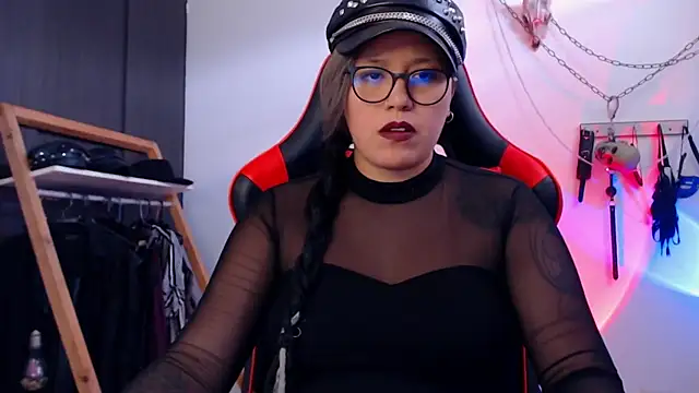Snapshot of LilithSharon chatting on January 15, 5:37 pm LilithSharon online show from January 15, 5:37 pm