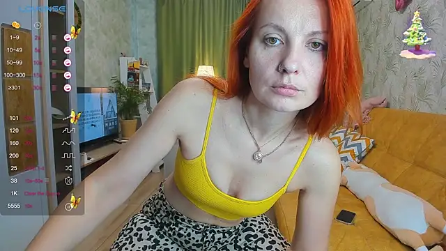 Snapshot of LuxieDelight chatting on January 19, 7:15 am LuxieDelight online show from January 19, 7:15 am