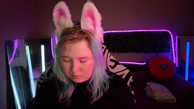 Snapshot of ChimberWol chatting on November 11, 2:28 am ChimberWol online show from November 11, 2:28 am