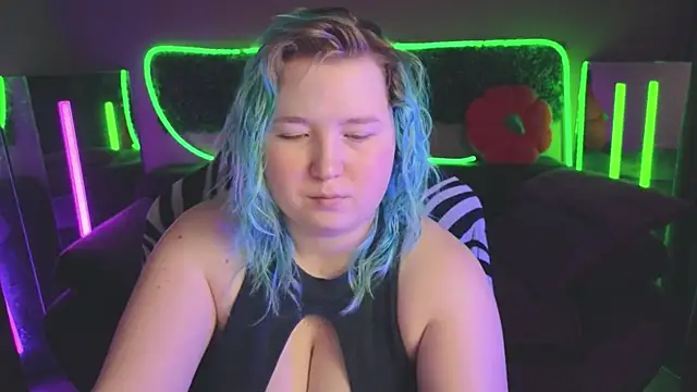 Snapshot of ChimberWol chatting on November 26, 2:22 am ChimberWol online show from November 26, 2:22 am