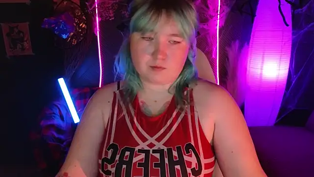 Snapshot of ChimberWol chatting on October 29, 2:10 am ChimberWol online show from October 29, 2:10 am