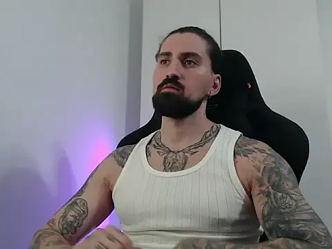 Snapshot of MateoHunk chatting on November 13, 5:50 pm MateoHunk online show from November 13, 5:50 pm