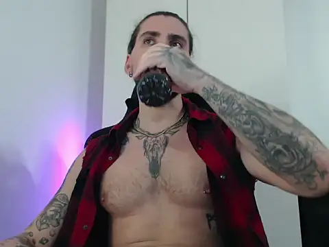 Snapshot of MateoHunk chatting on December 16, 5:39 pm MateoHunk online show from December 16, 5:39 pm