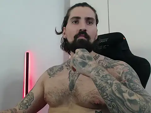 Snapshot of MateoHunk chatting on September 22, 8:31 am MateoHunk online show from September 22, 8:31 am