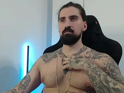 Snapshot of MateoHunk chatting on October 27, 5:58 pm MateoHunk online show from October 27, 5:58 pm