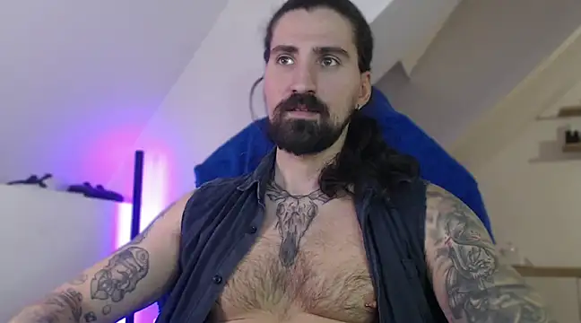 Snapshot of MateoHunk chatting on February 22, 4:30 pm MateoHunk online show from February 22, 4:30 pm