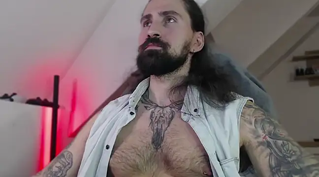 Snapshot of MateoHunk chatting on February 10, 8:00 pm MateoHunk online show from February 10, 8:00 pm