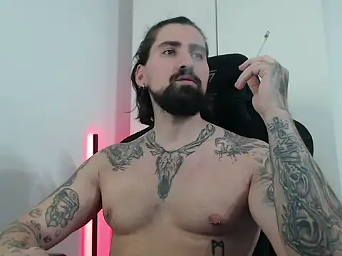 Snapshot of MateoHunk chatting on September 27, 9:04 am MateoHunk online show from September 27, 9:04 am