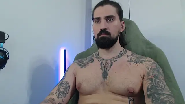 Snapshot of MateoHunk chatting on October 29, 4:39 pm MateoHunk online show from October 29, 4:39 pm