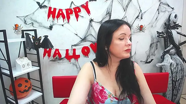 Snapshot of TayaBoret chatting on November 6, 6:45 pm TayaBoret online show from November 6, 6:45 pm