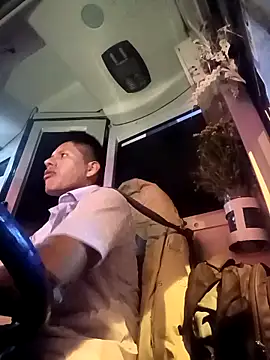 Snapshot of alexchir4 chatting on November 11, 12:49 am alexchir4 online show from November 11, 12:49 am