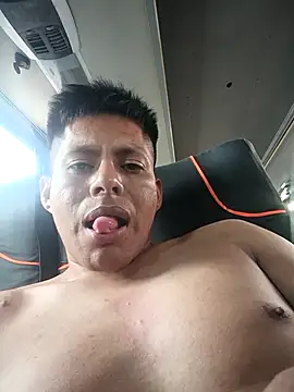 Snapshot of alexchir4 chatting on December 13, 9:54 pm alexchir4 online show from December 13, 9:54 pm