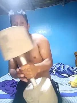 Snapshot of alexchir4 chatting on November 28, 1:39 am alexchir4 online show from November 28, 1:39 am