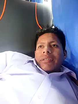 Snapshot of alexchir4 chatting on December 2, 8:21 pm alexchir4 online show from December 2, 8:21 pm