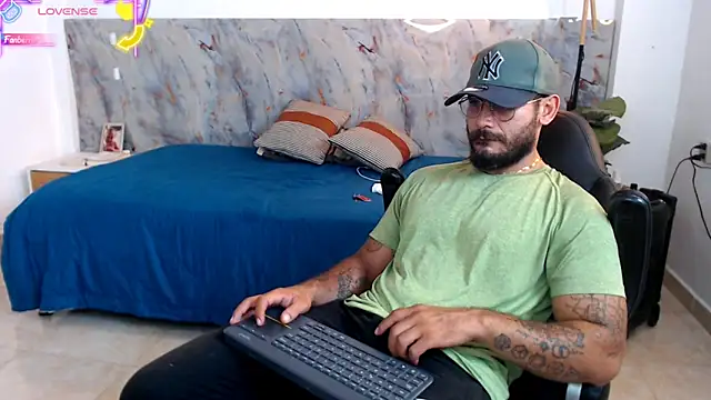 hanz col online show from December 17, 1:54 am