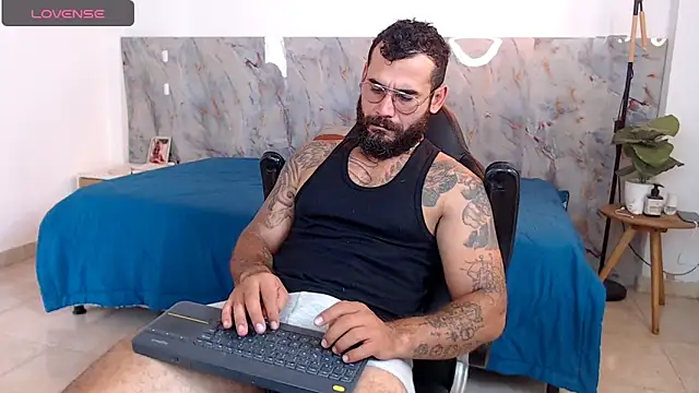 hanz col online show from December 15, 3:51 pm