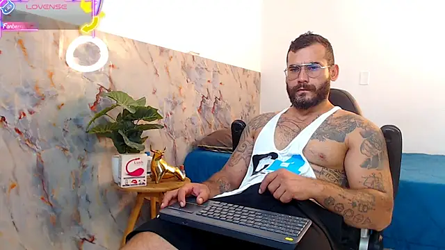 Snapshot of hanz_col chatting on September 18, 12:30 pm hanz col online show from September 18, 12:30 pm