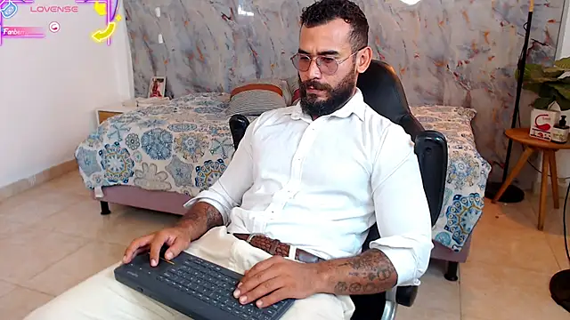 hanz col online show from December 1, 6:09 pm