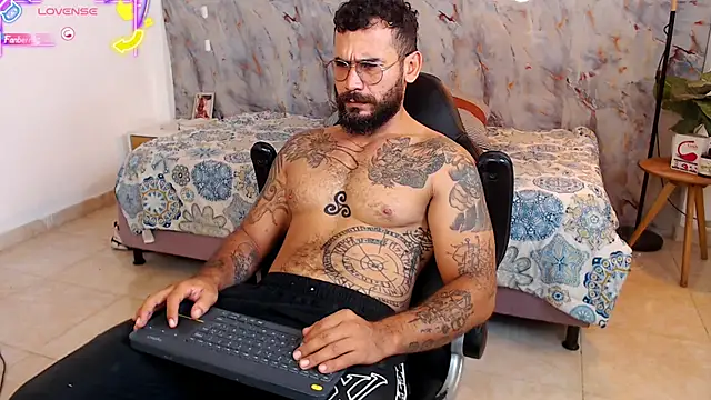 hanz col online show from December 2, 11:45 am