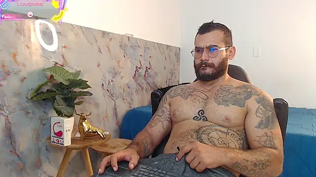 Snapshot of hanz_col chatting on September 24, 11:17 am hanz col online show from September 24, 11:17 am