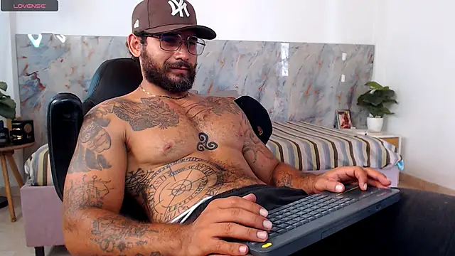 hanz col online show from April 28, 4:22 pm