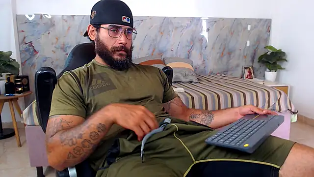 hanz col online show from April 19, 1:01 pm