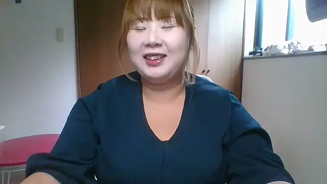 Snapshot of SAKU-RA-chan chatting on September 19, 3:54 am SAKU-RA-chan online show from September 19, 3:54 am