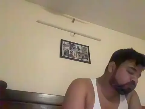 Snapshot of coolboy6566 chatting on December 23, 1:05 am coolboy6566 online show from December 23, 1:05 am