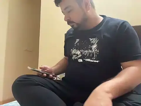 Snapshot of coolboy6566 chatting on February 25, 6:52 pm coolboy6566 online show from February 25, 6:52 pm