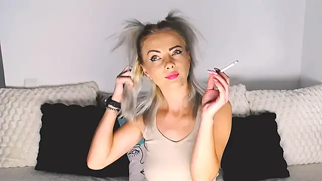 Snapshot of Aly_girl1 chatting on October 25, 11:42 am Aly girl1 online show from October 25, 11:42 am