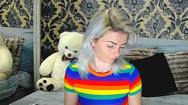 Snapshot of Aly_girl1 chatting on March 1, 8:23 am Aly girl1 online show from March 1, 8:23 am