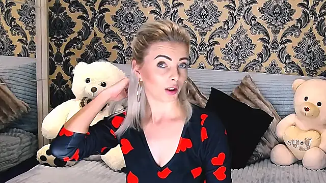 Snapshot of Aly_girl1 chatting on February 22, 10:40 am Aly girl1 online show from February 22, 10:40 am