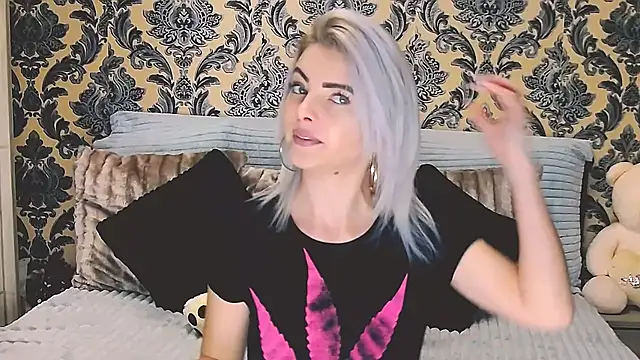 Snapshot of Aly_girl1 chatting on February 26, 10:05 am Aly girl1 online show from February 26, 10:05 am