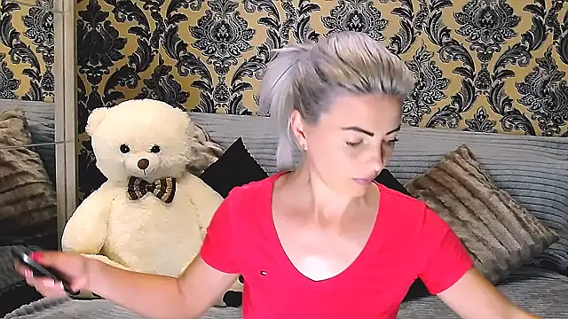 Snapshot of Aly_girl1 chatting on March 20, 11:27 am Aly girl1 online show from March 20, 11:27 am