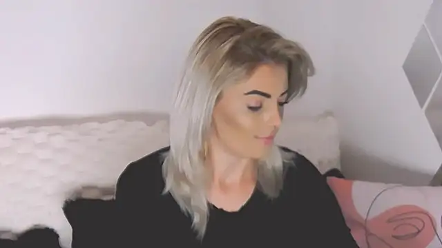 Snapshot of Aly_girl1 chatting on November 1, 11:04 am Aly girl1 online show from November 1, 11:04 am