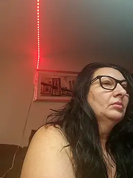 Snapshot of Genoveva73sexy chatting on February 19, 9:06 am Genoveva73sexy online show from February 19, 9:06 am