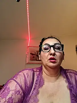 Snapshot of Genoveva73sexy chatting on January 31, 9:05 pm Genoveva73sexy online show from January 31, 9:05 pm