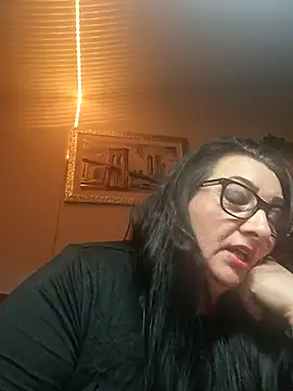 Snapshot of Genoveva73sexy chatting on March 6, 12:54 am Genoveva73sexy online show from March 6, 12:54 am