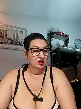 Snapshot of Genoveva73sexy chatting on September 22, 6:30 am Genoveva73sexy online show from September 22, 6:30 am