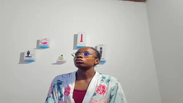 laisladecristal online show from April 17, 10:18 am