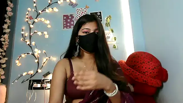 Reena Singh53 online show from November 23, 1:21 pm