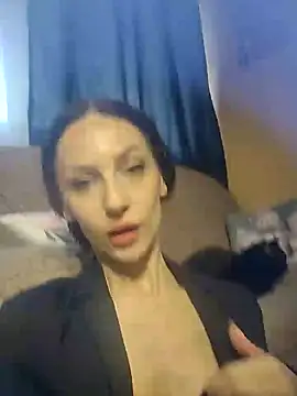 Snapshot of dahlia_82 chatting on December 2, 12:13 pm dahlia 82 online show from December 2, 12:13 pm