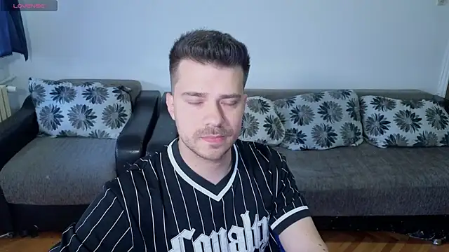 JohnnyStepBro online show from May 27, 9:05 am
