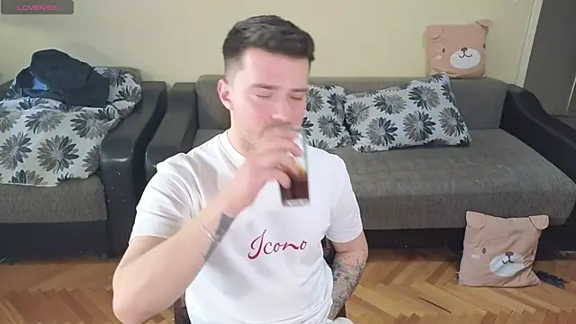 JohnnyStepBro online show from March 21, 2:51 pm