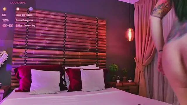 MadilynFox online show from April 4, 4:35 pm